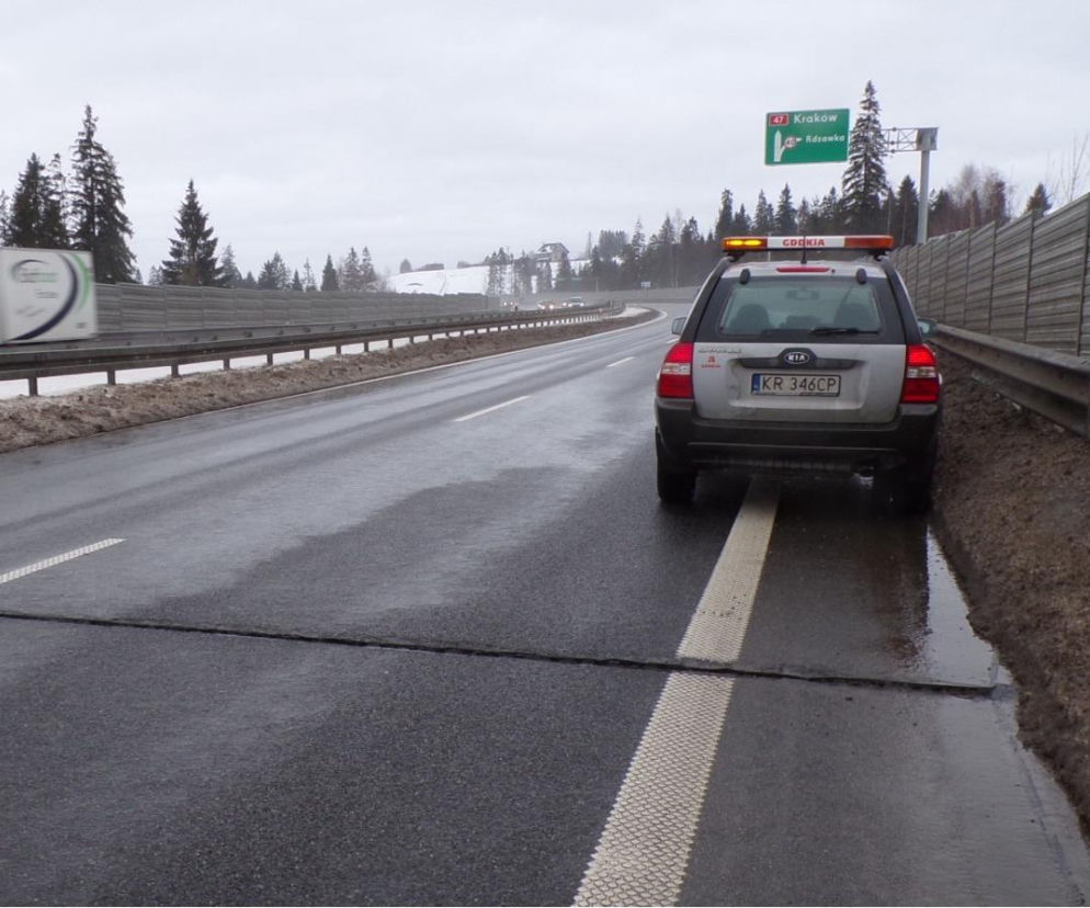 Pęknięcia na nowej zakopiance. Będzie awaryjna naprawa drogi, która kosztowała prawie miliard złotych