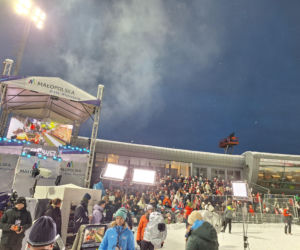 Tłumy kibiców pod Wielką Krokwią w Zakopanem