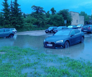 Ulewa nad miastem. Deszcz znowu zalał Białystok 21.08.2019