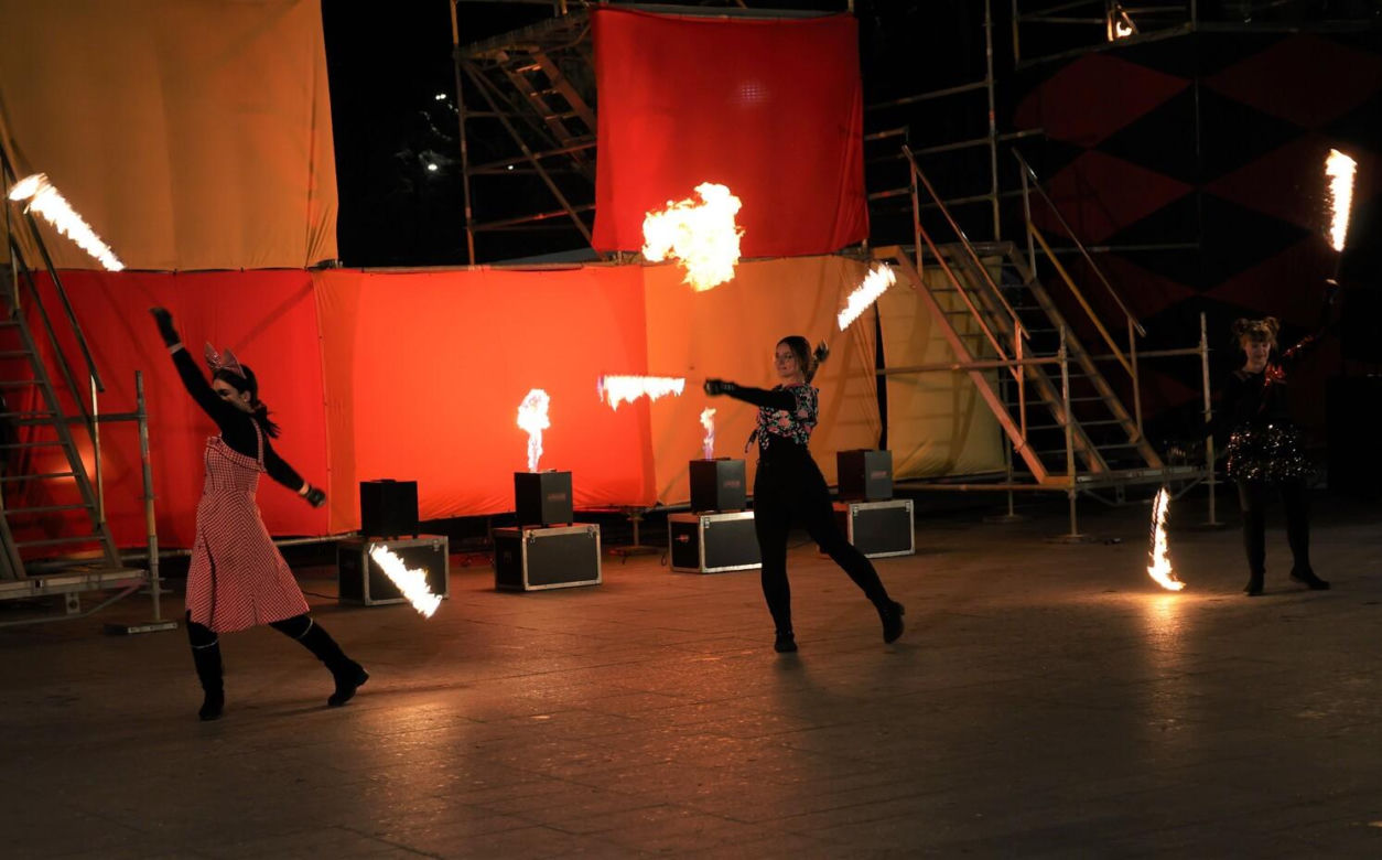 Fire show na pl. Teatralnym przy CSK w Lublinie. Było gorąco! 
