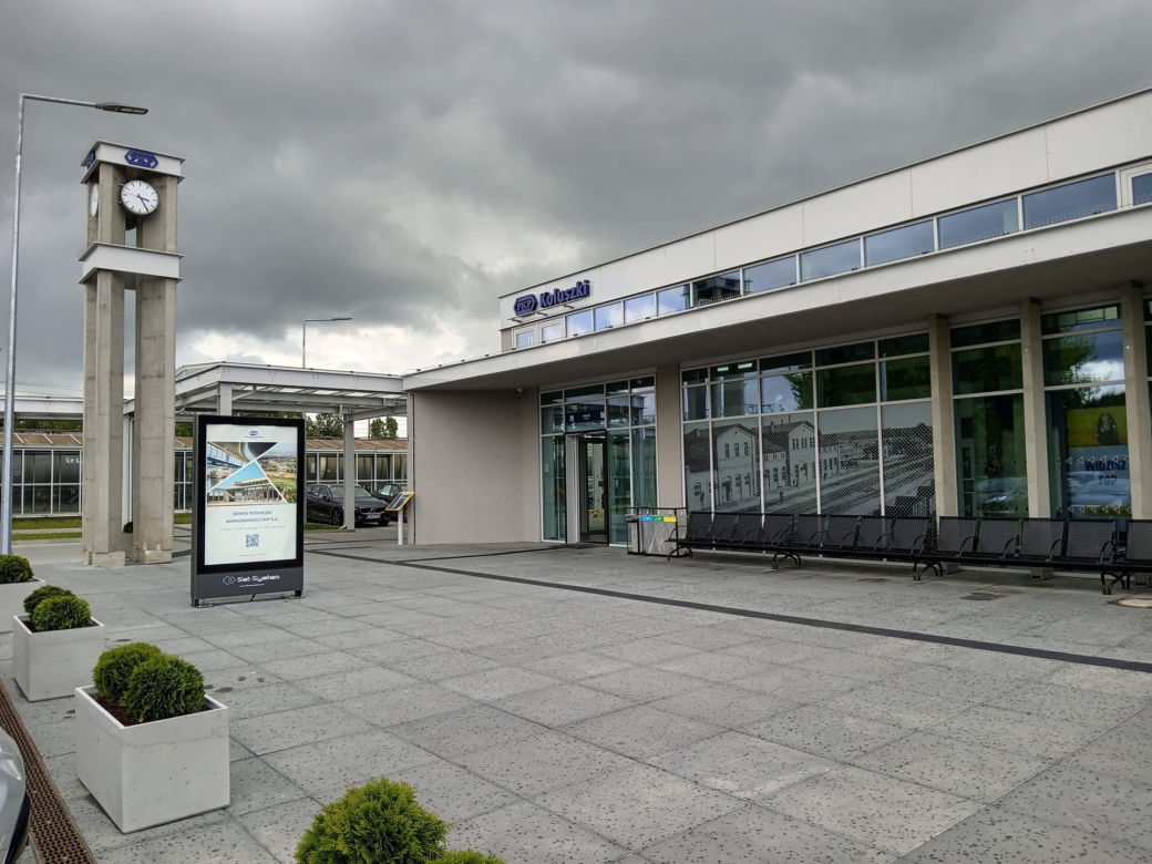 8. Dworzec Koluszki. Sprawdź opis.