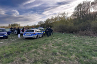 Rocznica tragedii zamieniła się w koszmar. Tajemniczy pakunek przerwał uroczystość