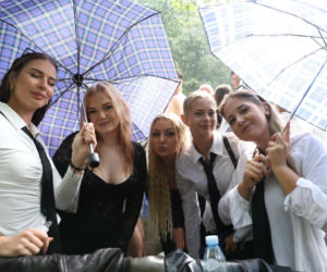 Fani przed koncertem Pitbulla
