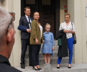 Pierwsza miłość. Marysia (Aneta Zając), Julka (Łucja Kawczak), Laura Burczyńska (Katia Paliwoda), Michał (Wojciech Błach)