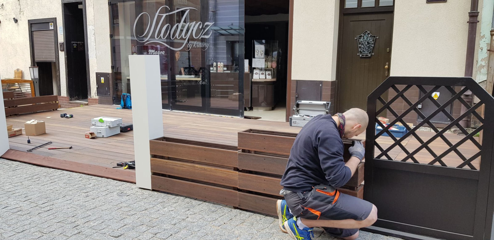 Wraca gastronomia. Na razie tylko na zewnątrz