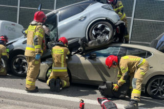 Spektakularna kolizja. Auto na aucie