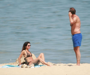 Marta Kaczyńska z mężem na plaży