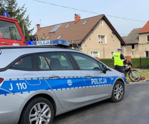 Motocyklista zderzył się z Porsche Cayenne 