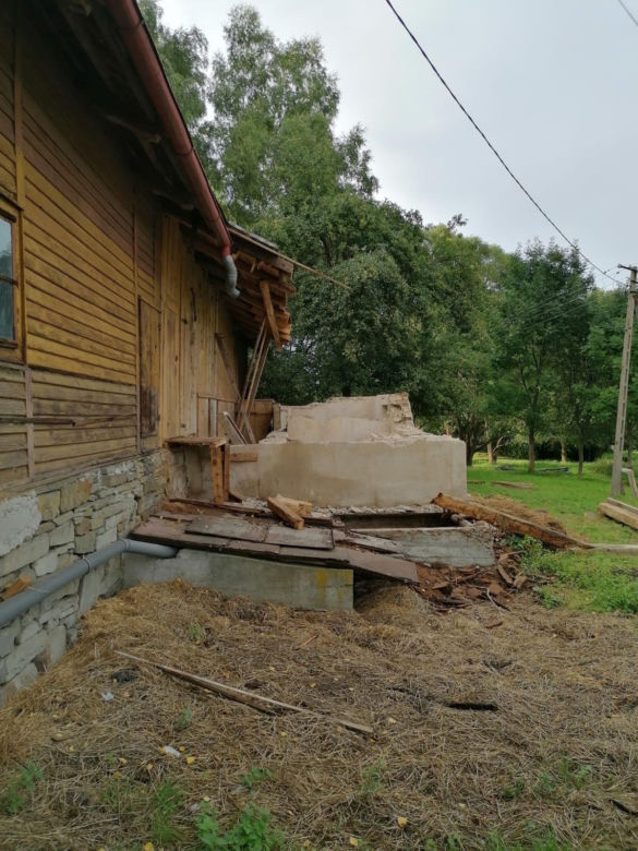 Remont chyży łemkowskiej w Hańczowej