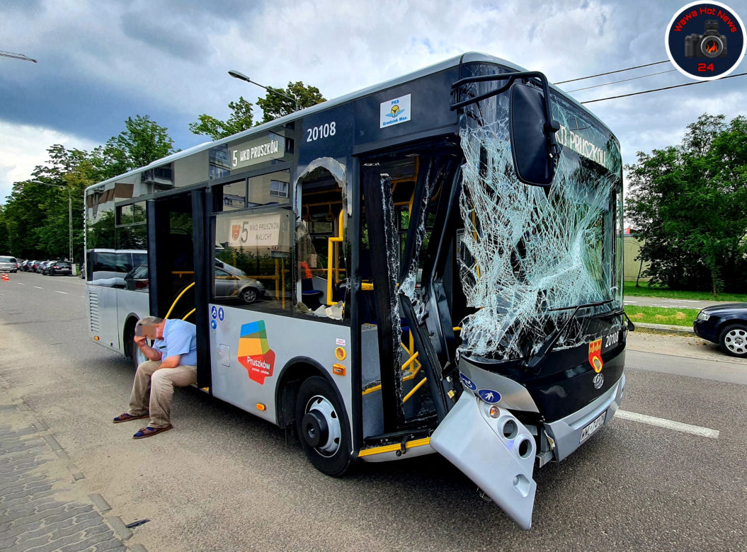 Kolejny wypadek miejskiego autobusu!