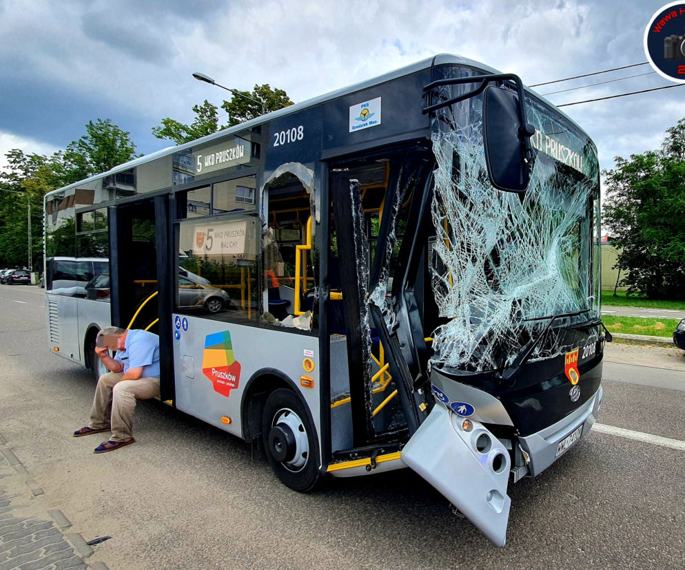 Kolejny wypadek miejskiego autobusu!