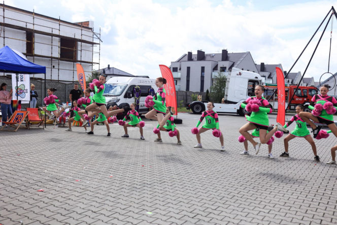 Trwa Ultramaraton Wsparcia i piknik rodzinny w Lesznie