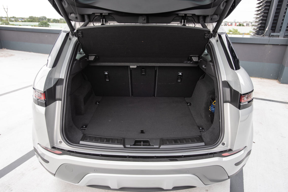 Range Rover Evoque D240 HSE vs Lexus UX 250h 
