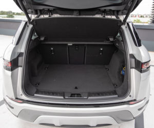 Range Rover Evoque D240 HSE vs Lexus UX 250h 