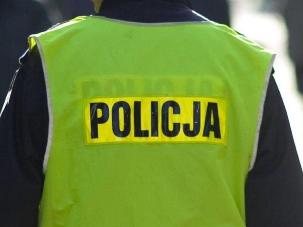 Groza na przejeździe. Samochód potrącił 14-letnią dziewczynę