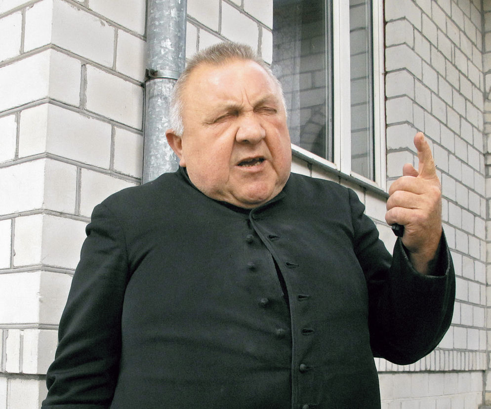 Wojna plebana z katechetką