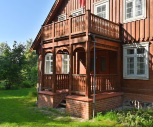 Drewniany dom w Jazowej na Żuławach - zabytek z 1887 r. odzyskał blask po pożarze