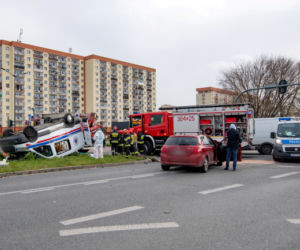 Zderzenie karetki z samochodem osobowym