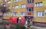 Tragiczny pożar w bloku na Dolnym Śląsku. Służby walczyły z ogniem, jest ofiara śmiertelna