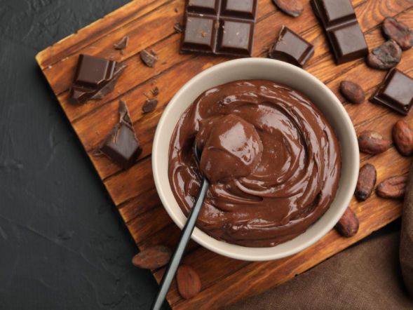 Zamiast kupować, robię w domu. Ten obłędny krem czekoladowy to tylko zdrowe 2 składniki 