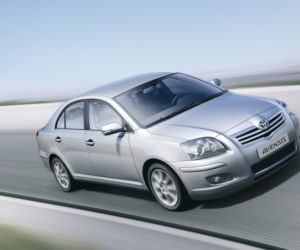 Minister finansów Mateusz Szczurek - Toyota Avensis 2005