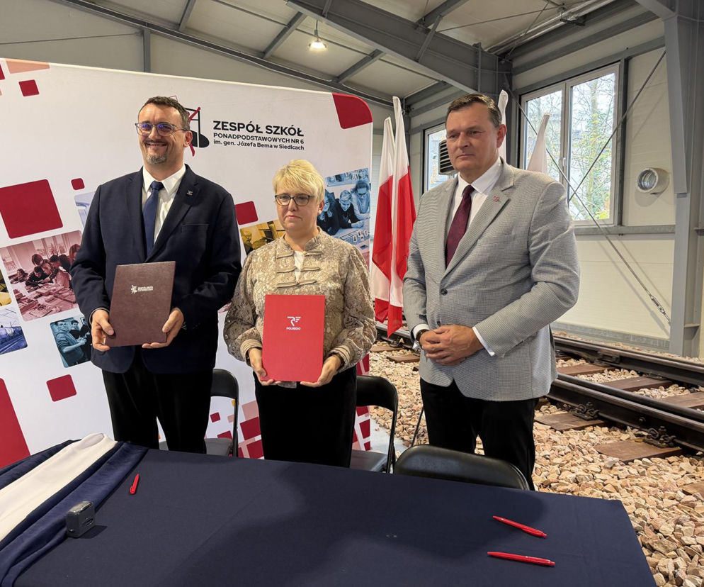 Umowa z POLREGIO – szansa i nowe możliwości dla uczniów „Kolejówki”! 