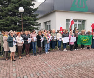 Protest pracowników ZUS-u w Starachowicach
