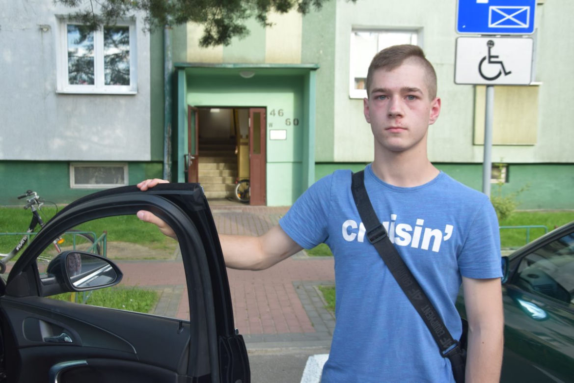 Policja pobiła mnie za tabletki na migrenę
