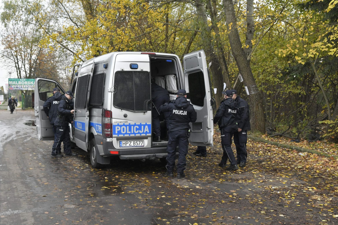 Niemowlę znalezione w ogródkach działkowych