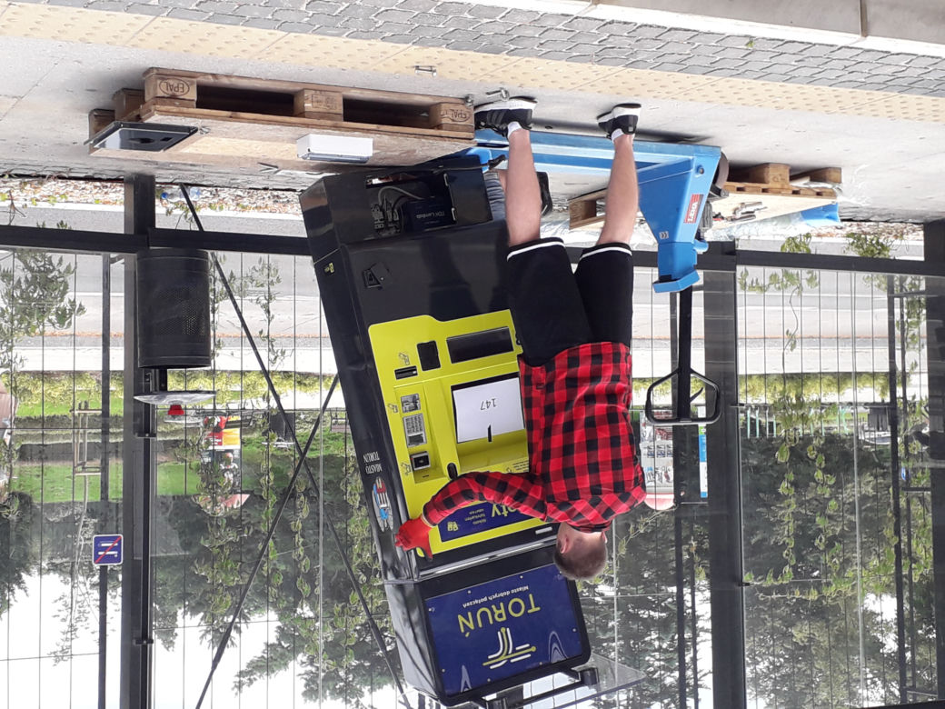 Toruń ma stacjonarne biletomaty. Pasażerowie zadowoleni