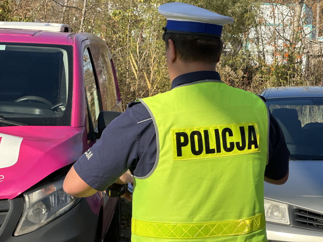 Tragiczny wypadek na warszawskich Bielanach. Pod kołami różowego mercedesa zginęła 83-latka