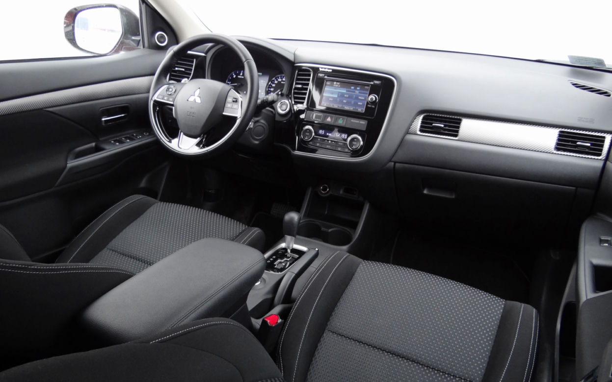 Mitsubishi Outlander 2.2 DID 6AT 4WD Intense Plus