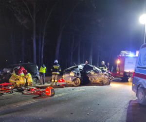 Śmiertelny wypadek w miejscowości Jeziórki. Auto 22-latka zmiażdżone!