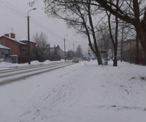 Ulica Kazimierzowska i zabytkowy budynek Mazowieckiego Ośrodka Doradztwa Rolniczego w Siedlcach w połowie lutego 2021