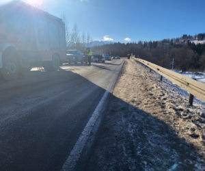 Zderzenie trzech samochodów w Poroninie. Jedna osoba ranna, na Zakopiance tworzą się ogromne korki