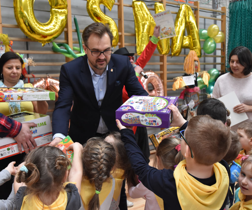 Władze Woli zachęcają maluchy do pisania listów w ramach akcji „Dziecięce Marzenie”. Do zdobycia moc prezentów!