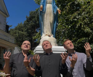 Tak wyglądał Dzień Ojca na planie serialu Ranczo. Ksiądz Maciej w roli głównej. Tata z synami