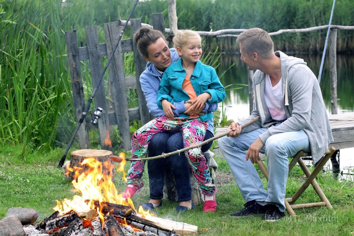M jak miłość odc. 1026. Basia (Gabriela Raczyńska), Paweł (Rafał Mroczek), Ala (Olga Frycz)