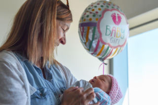 Dobre rady teściowej po porodzie? To nie one są problemem, a brak jednej ważnej zasady