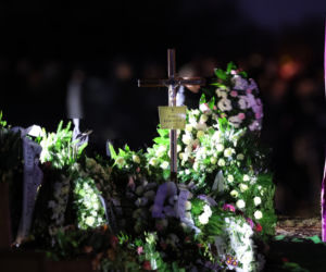 Grób Żory Korolyova tonie w kwiatach