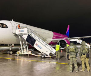 Myślał, że nikt się nie zorientuje. Na lotnisku w Pyrzowicach udawał kogoś innego
