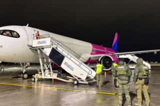 Zatrzymanie na lotnisku w Pyrzowicach. Obywatel Jemenu udawał Francuza. Wpadł przez jeden szczegół