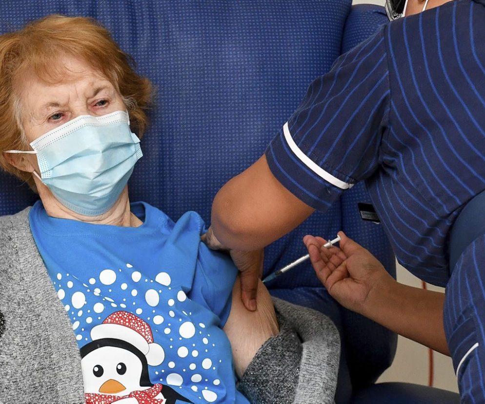 90-letnia Brytyjka Margaret Keenan pierwszą osobą na świecie zaszczepioną przeciw Covid-19