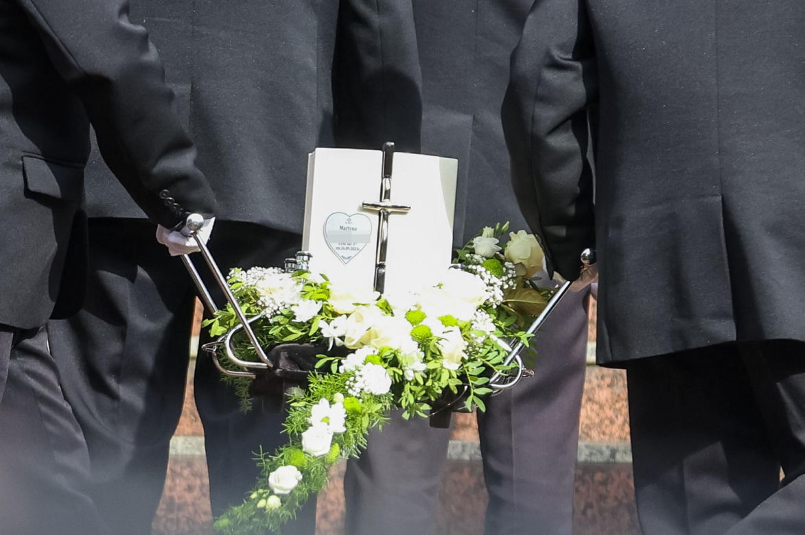 Ostatnie pożegnanie rodziny, która zginęła w tragicznym wypadku na A1. Morze łez