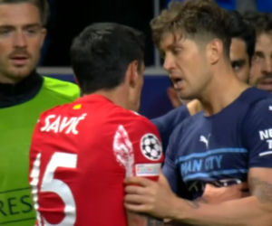 Zadyma podczas meczu Atletico - Manchester City