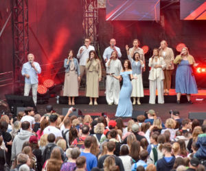 Roxie Węgiel w odważnej stylizacji ruszyła na podbój chrześcijańskiego festiwalu. Co za kreacja!