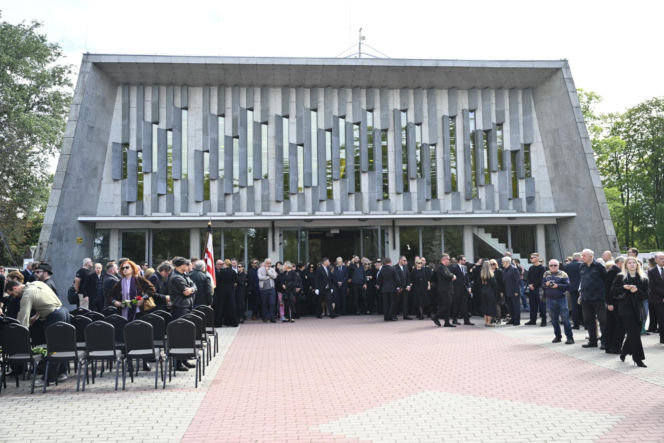 Oni pamiętali o Janie Fryczu. Biało-czerwone wieńce