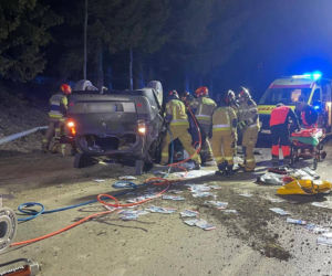 21-latek dachował w Kościelisku. Z wraku samochodu wycinali go strażacy