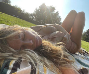 Seksowny grill Heidi Klum! Gwiazda wiła się nad kiełbasą