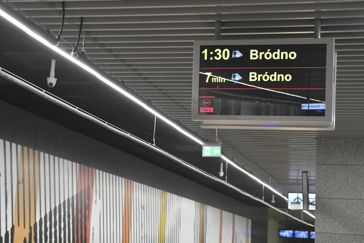 Metro pojechało na Targówek. Tak wyglądało otwarcie nowych stacji
